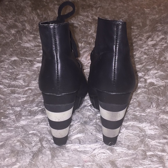 Deena and Ozzy wedges/platforms - Picture 8 of 8